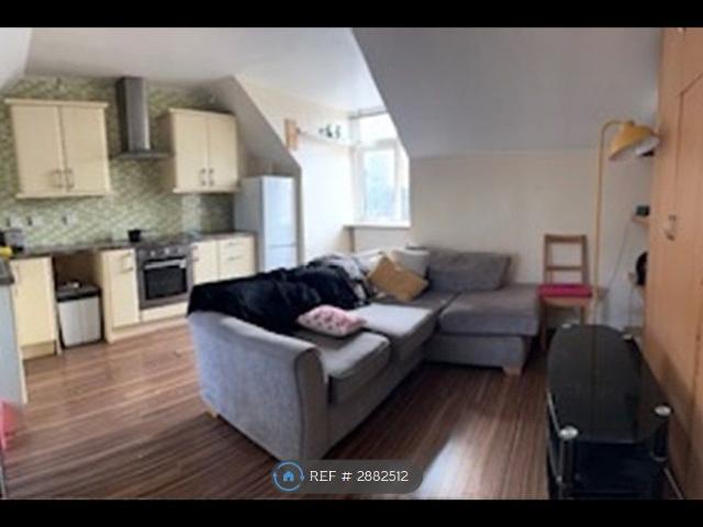 St. Johns Road, Watford WD17, 2 bed flat to rent, £1,900 pcm | PrimeLocation