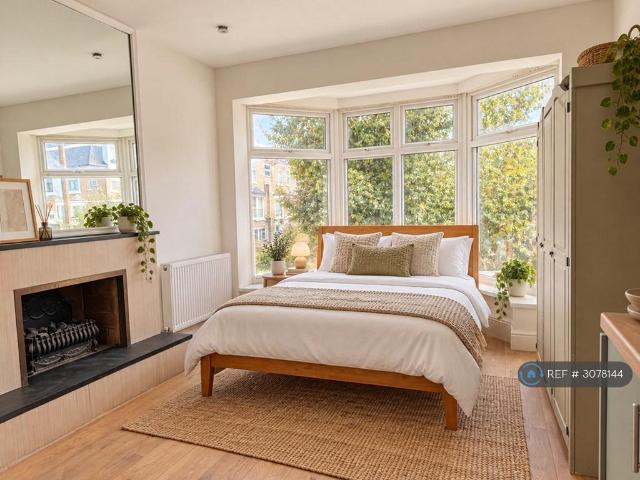 St Johns Road, Watford, WD17 Studio to rent £1,350 pcm £312 pw