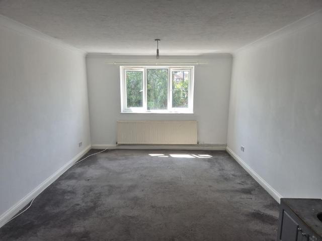 St. Johns Street, Kempston MK42 2 bed flat to rent £1,275 pcm £294 pw