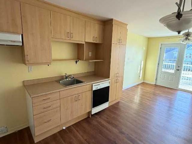 ST JOSEPH DU LAC: LOGEMENT ACL 4 ½ À LOUER