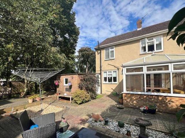 St Josephs Close, East Cowes, 3 Bedroom Semi detached