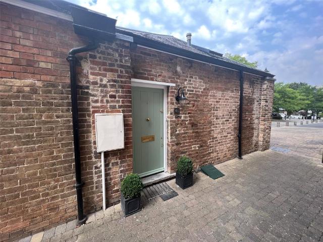 St. Josephs Field, Taunton, TA1 2 bed bungalow to rent £1,250 pcm £288 pw