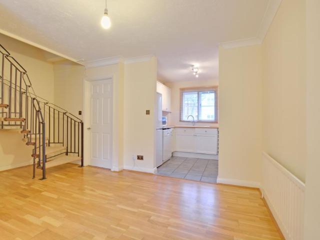 St Josephs Vale, Blackheath, London, SE3 3 bed terraced house to rent £2,500 pcm £577 pw
