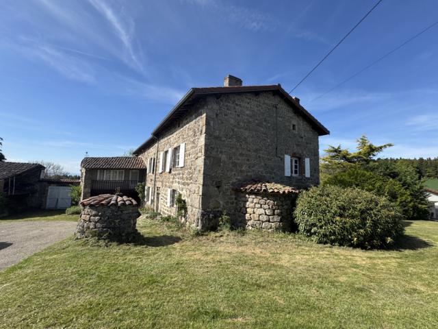 ST JUST MALMONT 43 JOLIE FERME AUTHENTIQUE EN PIERRE AVEC