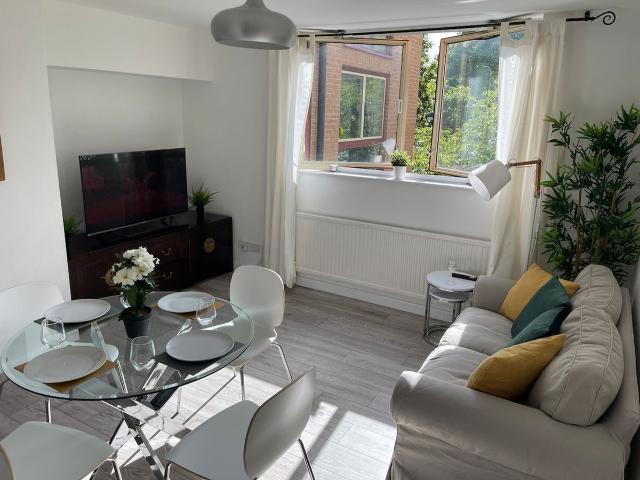St Katharine's & Wapping E1W, 2 bed flat to rent, £4,959 pcm | PrimeLocation
