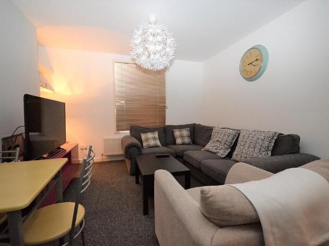 St. Kilda Parade, Gloucester, Gloucestershire GL1, 5 bed property to rent, £2,100 pcm | PrimeLocation