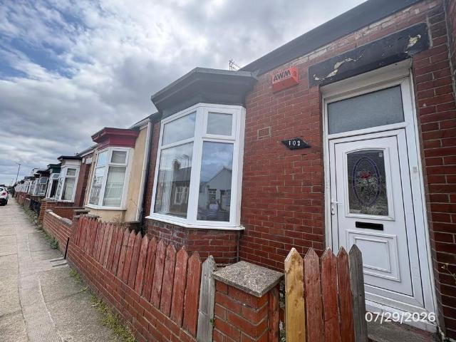 St Leonard Street, Hendon. 2 bed terraced house to rent £550 pcm £127 pw