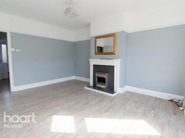St Leonards Avenue, CHATHAM 3 bed terraced house to rent £1,350 pcm £312 pw