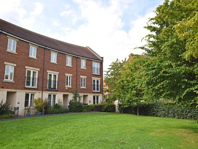 St Leonards, Exeter EX2, 2 bed flat to rent, £1,300 pcm | PrimeLocation