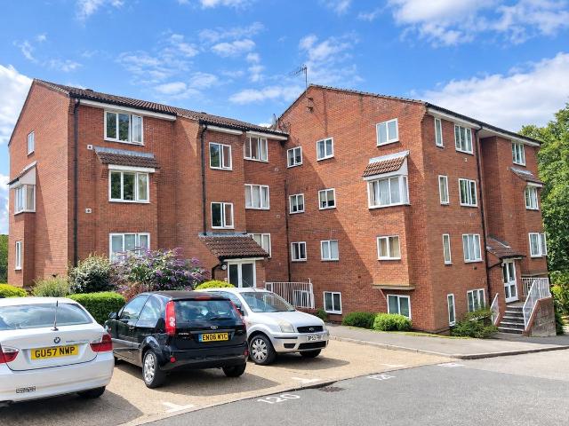 St. Leonards Park, East Grinstead, West Sussex RH19, 1 bed flat to rent, £1,150 pcm | PrimeLocation