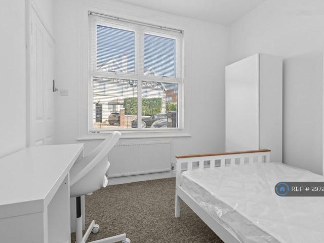 St. Leonards Road, Eastbourne, BN21 1 bed in a house share to rent £600 pcm £138 pw