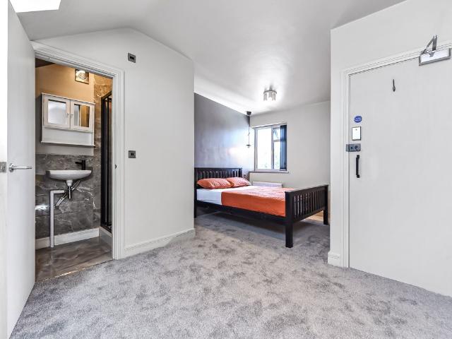 St. Leonards Road, Southend On Sea SS1, 2 bed shared accommodation to rent, £695 pcm | PrimeLocation