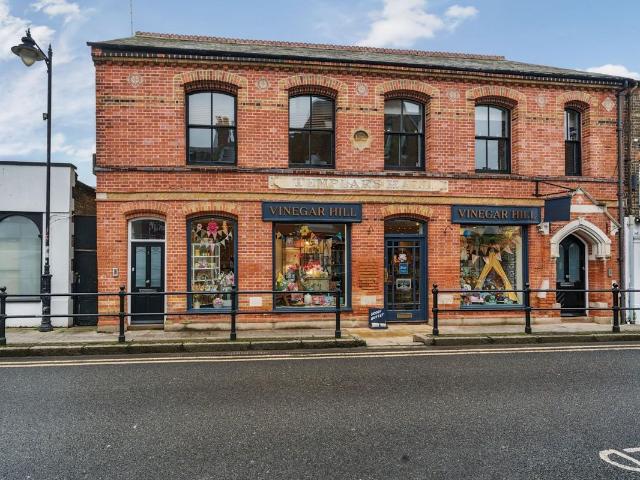 St. Leonards Road, Windsor SL4, 2 bed maisonette to rent, £1,895 pcm | PrimeLocation
