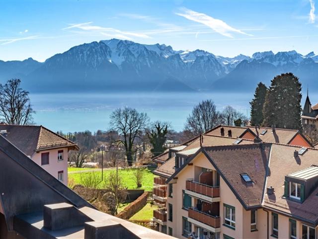 ST LEGIER – GERÄUMIGE WOHNUNG MIT 4,5 ZIMMERN UND BLICK AUF DEN SEE