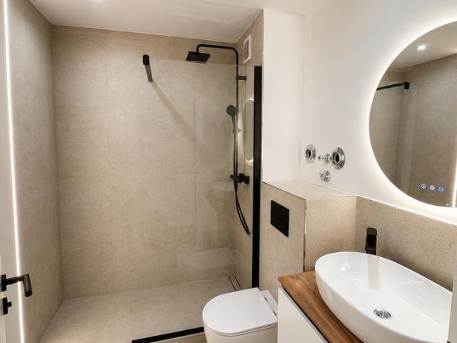 St. Lorenz: Kernsanierte 2 Zimmer Wohnung mit Balkon & TG