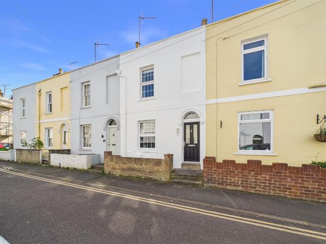 St Lukes, Cheltenham GL53, 2 bed terraced house to rent, £1,495 pcm | PrimeLocation