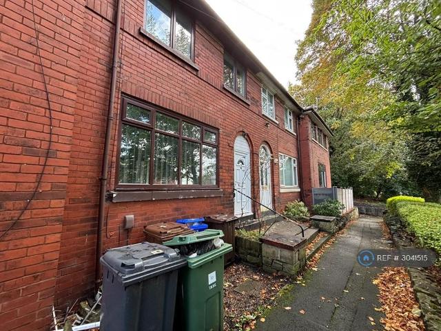St Lukes Crescent, Dukinfield, SK16 2 bed terraced house to rent £950 pcm £219 pw