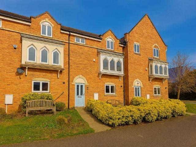 St. Lukes Crescent, Sedgefield 4 bed townhouse to rent £1,500 pcm £346 pw
