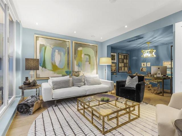 St. Luke's Mews London, Royal Borough. 3 bed mews to rent £12,350 pcm £2,850 pw