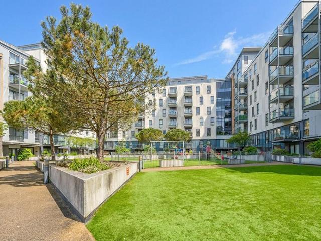 St Lukes Square, E16, Canning Town. 2 bed flat to rent £2,275 pcm £525 pw