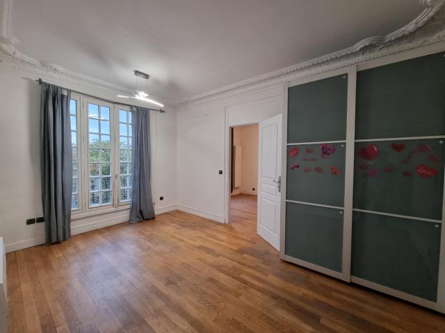 ST MANDE Av Alphand Appartement 2 pièces au 3o étage