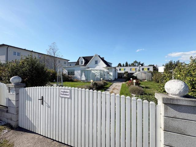 St. Martin bei Traun Haus mit Indoor Pool und großzügigem Grundstück