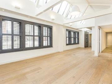 St. Martin's Lane, Covent Garden WC2 2 bed apartment to rent £6,500 pcm £1,500 pw