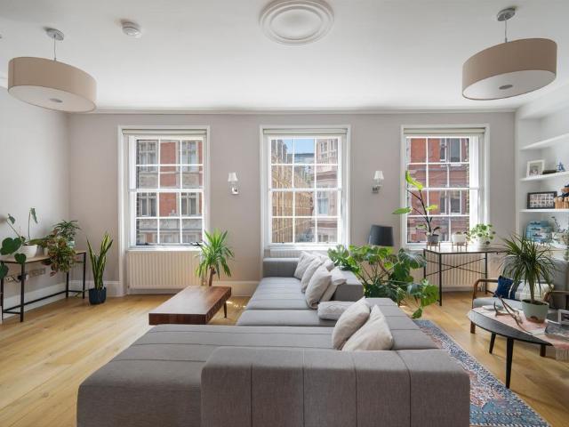 St Martin's Lane, Covent Garden WC2 2 bed townhouse to rent £9,100 pcm £2,100 pw