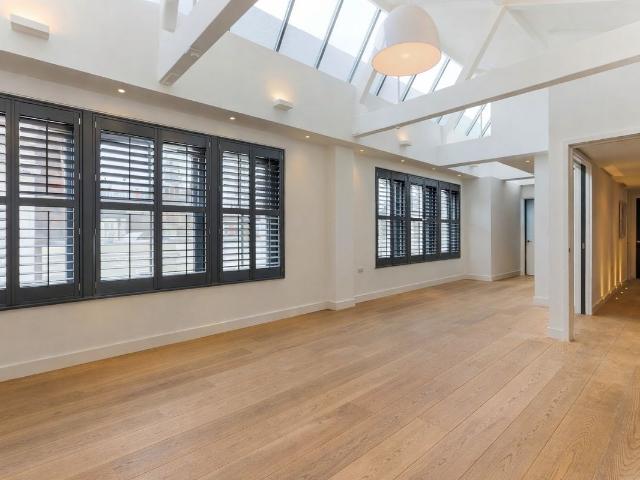 St. Martin's Lane, Covent Garden WC2N, 2 bed flat to rent, £6,500 pcm | PrimeLocation