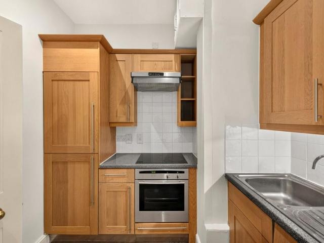 St. Martin's Lane, London WC2N 2 bed apartment to rent £3,792 pcm £875 pw