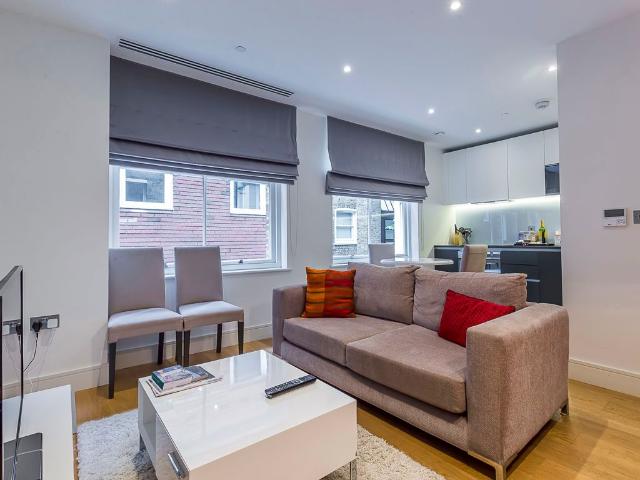 St Mary At Hill, Bank EC3R, 1 bed flat to rent, £2,650 pcm | PrimeLocation
