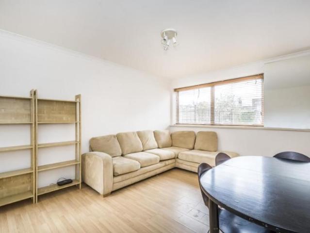 St Mary Le Park Court, Parkgate Road, Battersea Park, London SW11, 3 bed flat to rent, £2,799 pcm | PrimeLocation
