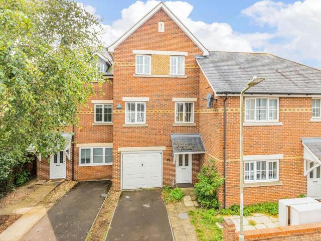 St. Mary`s Road, East Oxford *Student. 6 bed house to rent £5,700 pcm £1,315 pw