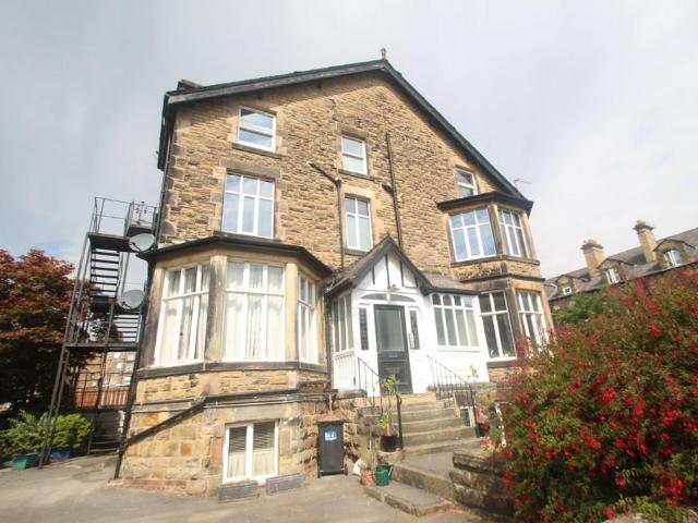 St. Marys Walk, Harrogate, North. 2 bed flat to rent £1,495 pcm £345 pw