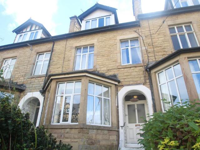 St. Marys Avenue, Harrogate, North. 1 bed flat to rent £980 pcm £226 pw