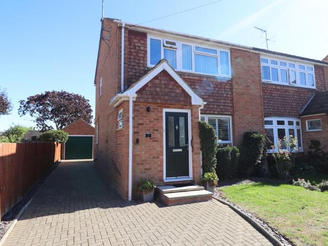 St. Marys Close, Chelmsford, CM2 3 bed house to rent £1,800 pcm £415 pw
