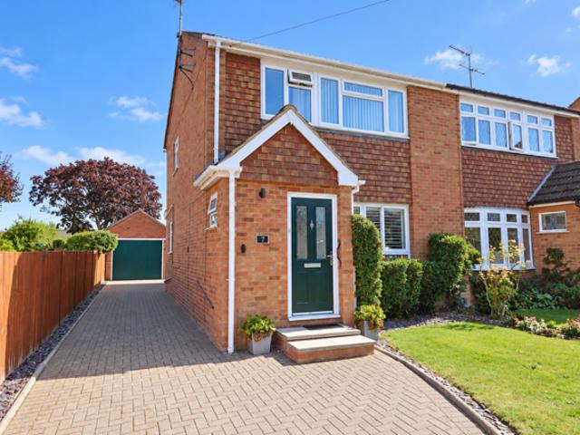 St. Marys Close, Chelmsford CM2, 3 bed semi detached house to rent, £1,750 pcm | PrimeLocation