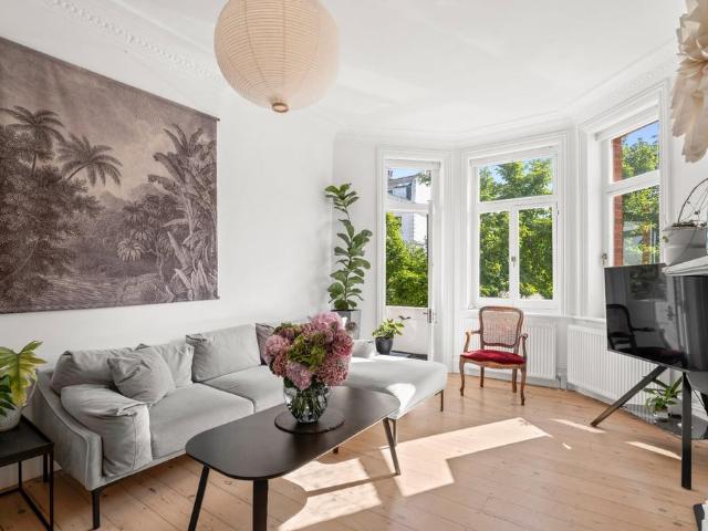 St Marys Mansions, St Marys Terrace. 3 bed house to rent £4,800 pcm £1,108 pw