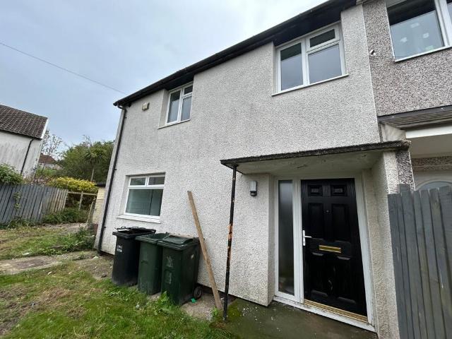 St. Marys Mount, Wyke, Bradford, West. 3 bed semi detached house to rent £925 pcm £213 pw