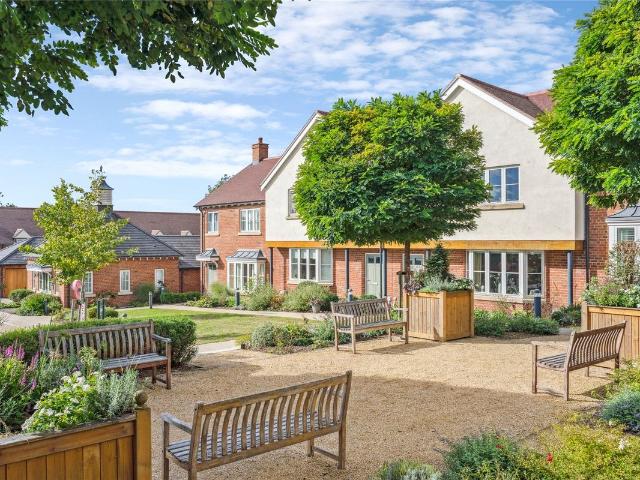 St. Marys Place, Boxmoor, Hemel Hempstead, Hertfordshire HP1, 3 bed terraced house to rent, £3,000 pcm | PrimeLocation