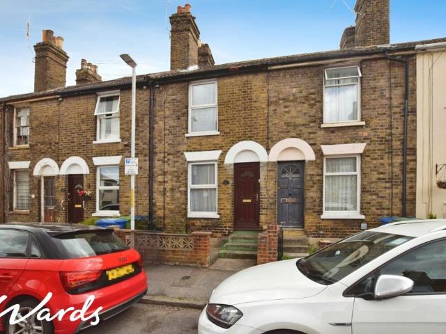 St Marys Road, Faversham ME13 2 bed terraced house to rent £1,175 pcm £271 pw