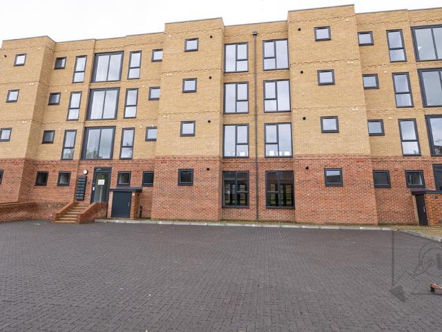 St Mary's Road, Greenhithe DA9, 2 bed flat to rent, £1,600 pcm | PrimeLocation