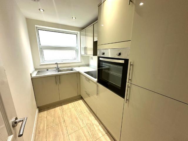 St Marys Road, Leamington Spa, CV31 1 bed flat to rent £995 pcm £230 pw