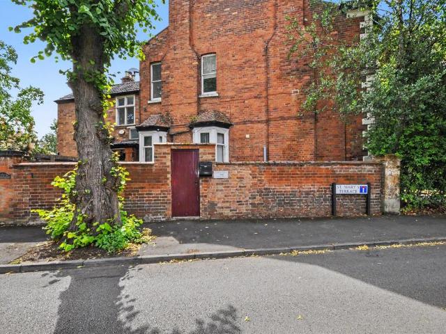 St. Marys Road, Leamington Spa 2 bed flat to rent £1,150 pcm £265 pw