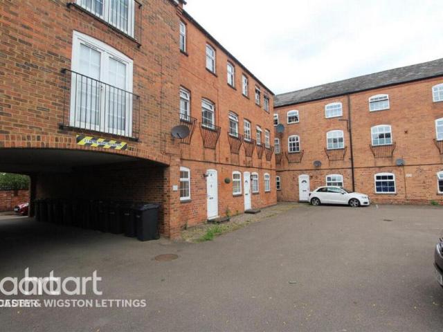 St Mary's Road, Leicester 1 bed flat to rent £850 pcm £196 pw