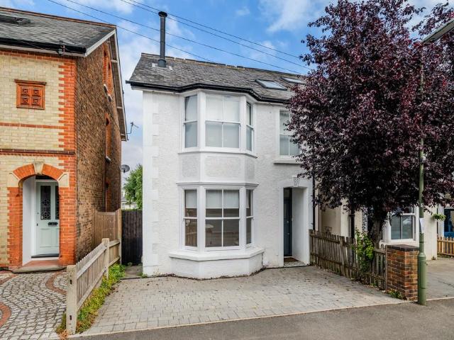 St. Marys Road, Reigate RH2 3 bed semi detached house to rent £3,000 pcm £692 pw