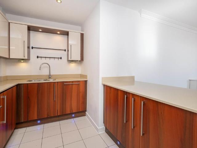 St. Mary's Road Surbiton KT6 2 bed apartment to rent £3,650 pcm £842 pw