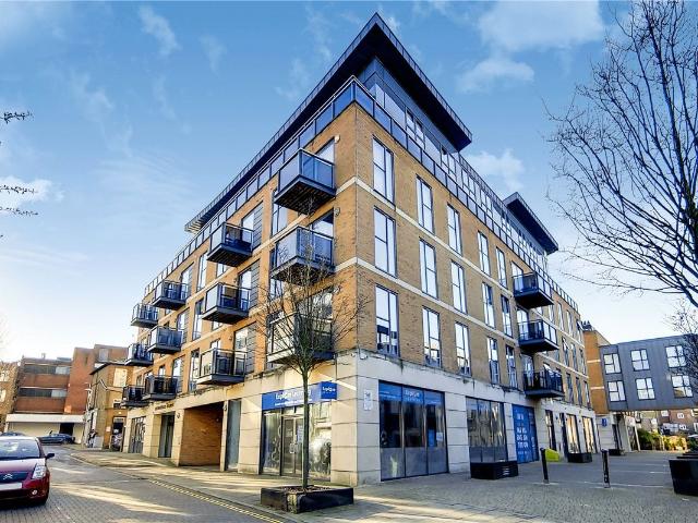 St. Mary's Road, Surbiton KT6, 2 bed flat to rent, £2,500 pcm | PrimeLocation