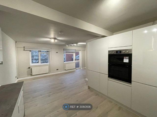 St Mary's Square, Gloucester GL1, 3 bed maisonette to rent, £1,225 pcm | PrimeLocation