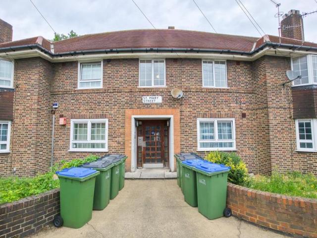 St Marys Street, Woolwich, London, SE18 3 bed flat to rent £1,800 pcm £415 pw